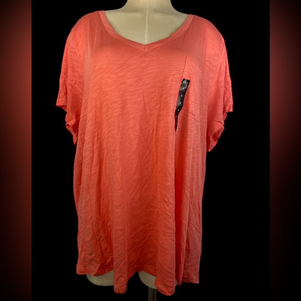 Torrid (NWT) Coral V-Neck T Shirt Women’s Size 4